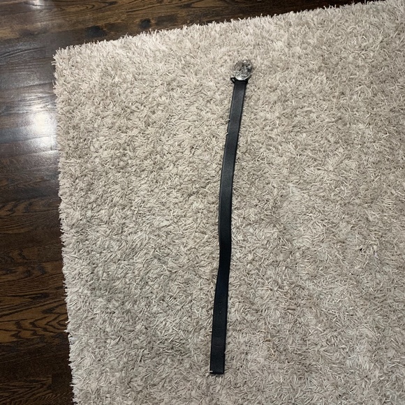 Versace Mens Belt with Unique Buckle - Picture 2 of 6